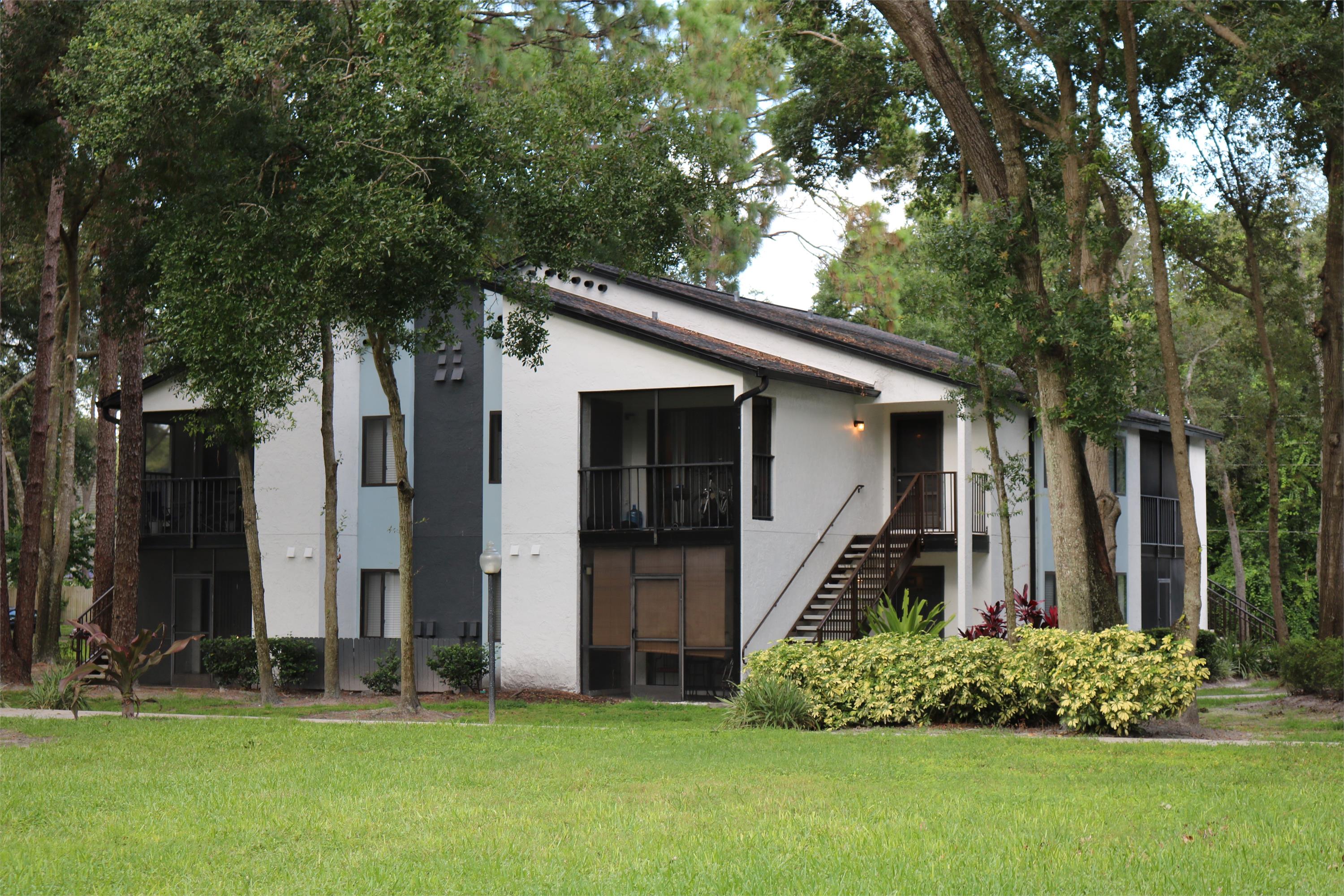 202 Riverbend #201
